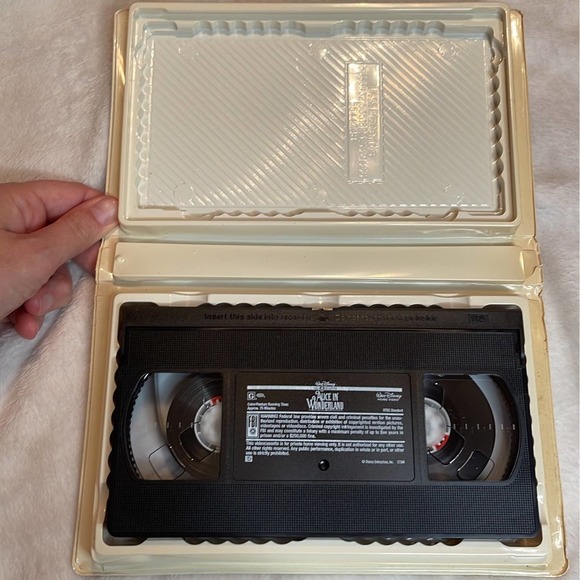 Disney Alice in Wonderland Gold Edition‎ VHS - Picture 3 of 3